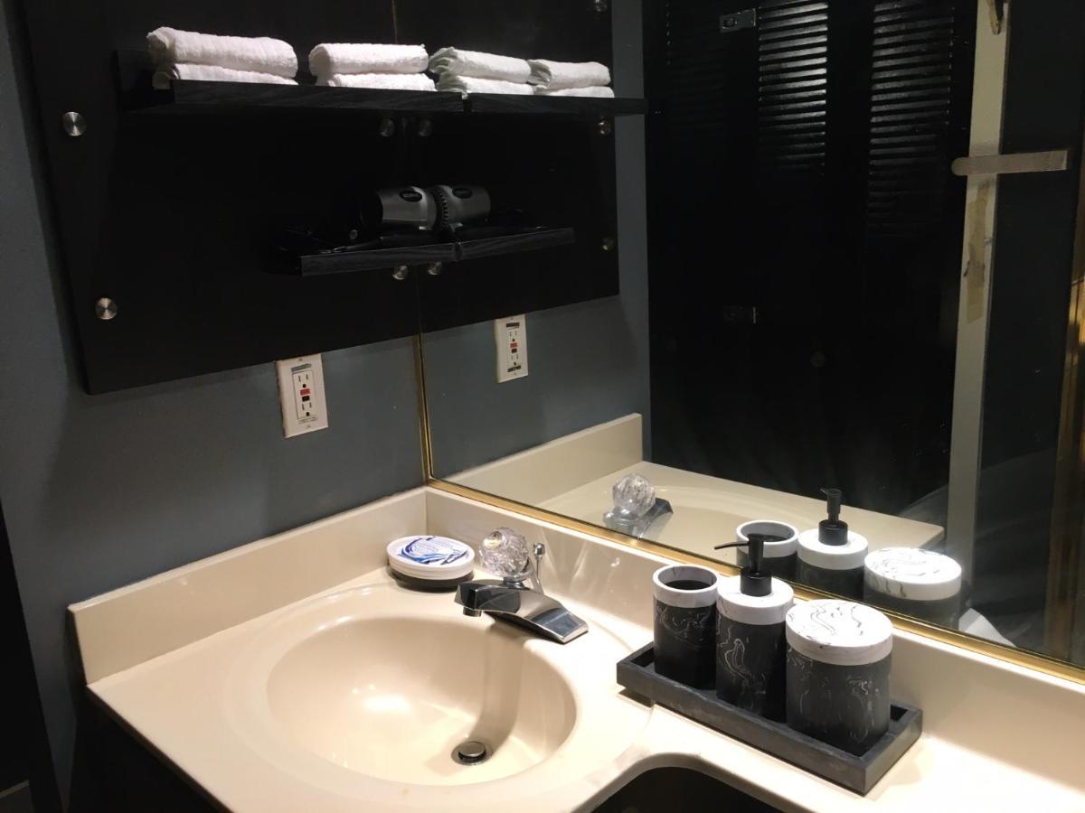 דירות וונקובר Style Basement מראה חיצוני תמונה